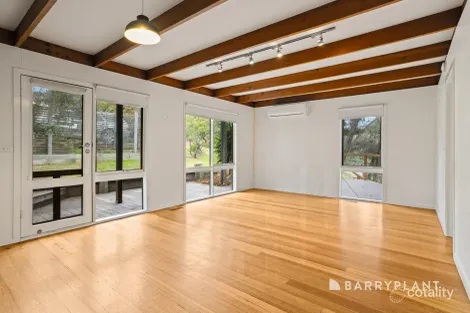 Property photo of 11 Leawarra Street Rye VIC 3941