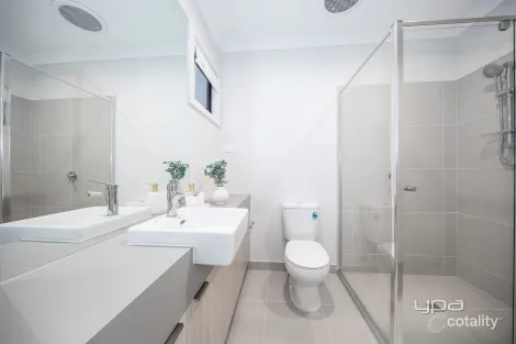 Property photo of 9 Butterfly Walk Fraser Rise VIC 3336