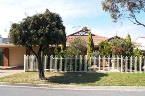 4 Johnson Cres, Port Noarlunga, SA 5167