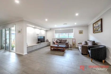 Property photo of 13 Waterfall Crescent Dubbo NSW 2830