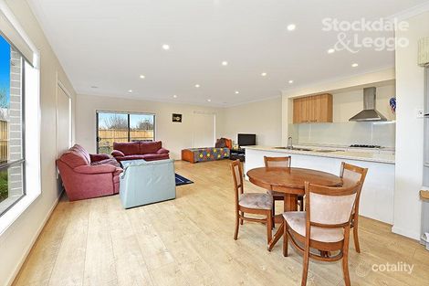 Property photo of 66 Bayano Way Craigieburn VIC 3064