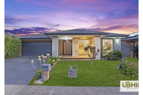 10 Grande Belmond Ave, Clyde, VIC 3978