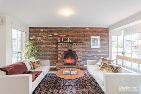 Property photo of 5 Nickson Close Dingley Village VIC 3172