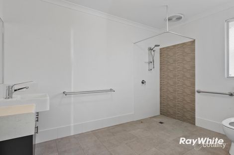 Property photo of 11 Newmarket Road Meadow Springs WA 6210