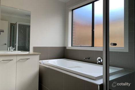 Property photo of 20 Dutchelm Avenue Werribee VIC 3030