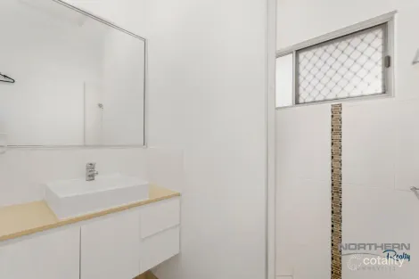 Property photo of 4 Cobblestone Street Cosgrove QLD 4818