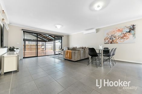 12 Palmer Dr, Narre Warren, VIC 3805