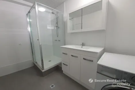 Property photo of 11/125 Clarence Road Indooroopilly QLD 4068