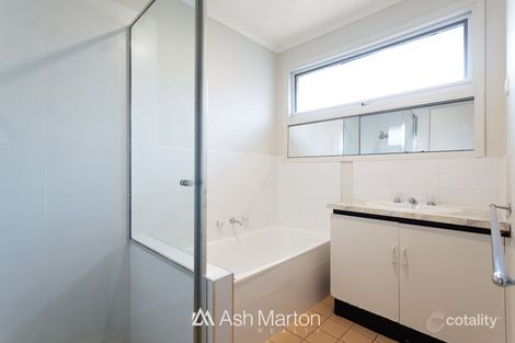 Property photo of 50 Lyrebird Drive Carrum Downs VIC 3201