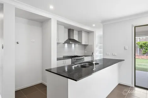 Property photo of 102 Meadows Circuit Bellbird Park QLD 4300