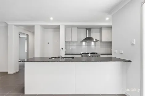 Property photo of 102 Meadows Circuit Bellbird Park QLD 4300