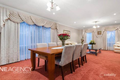 Property photo of 28 Citriodora Circuit Sunbury VIC 3429