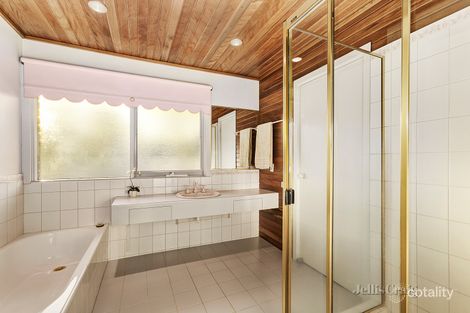 Property photo of 24 Braeside Drive Doncaster VIC 3108