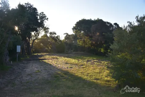 19 Fairway Ave, Golden Beach, VIC 3851