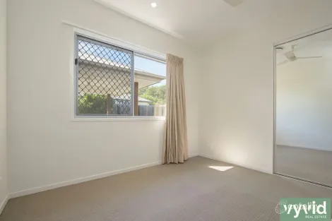 Property photo of 14 Florey Place Kirkwood QLD 4680