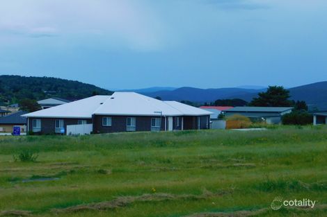 24 East Camp Dr, Cooma, NSW 2630