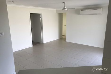 Property photo of 15 Oakvale Avenue Holmview QLD 4207