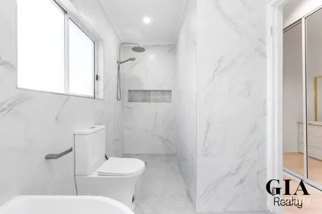 Property photo of 6 Tallara Place Busby NSW 2168