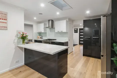 Property photo of 64 Raphael Crescent Frankston VIC 3199