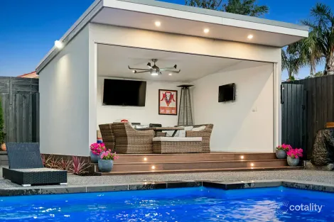 Property photo of 64 Raphael Crescent Frankston VIC 3199