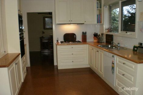 Property photo of 2/15 Essex Road Surrey Hills VIC 3127