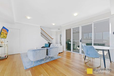 Property photo of 10 Chloe Circuit Norwest NSW 2153