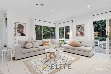 Property photo of 10 Sundial Court Berwick VIC 3806