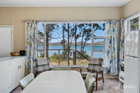 Property photo of 39 Batchelor Street White Beach TAS 7184