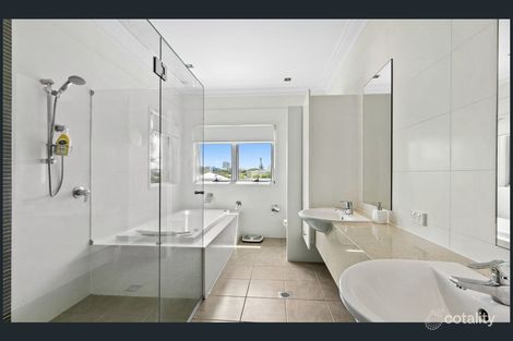 2/11 Vespa Cres, Surfers Paradise, QLD 4217