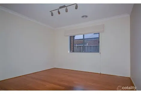 Property photo of 15 Chantenay Parade Cranbourne North VIC 3977