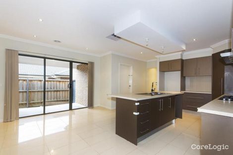 Property photo of 553 The Lakes Boulevard South Morang VIC 3752