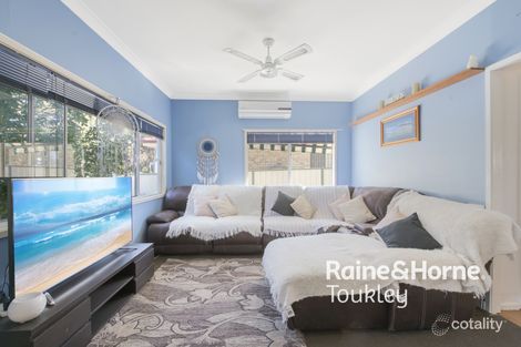 Property photo of 23 Scaysbrook Avenue Chain Valley Bay NSW 2259