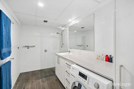 Property photo of 11/30 Chelsea Avenue Broadbeach QLD 4218