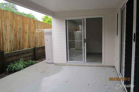 Property photo of 2/13 Victor Street Birkdale QLD 4159