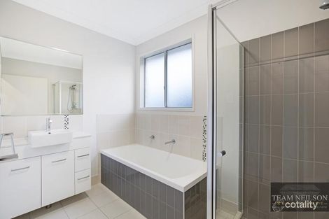 Property photo of 2/11 Anita Street Redland Bay QLD 4165