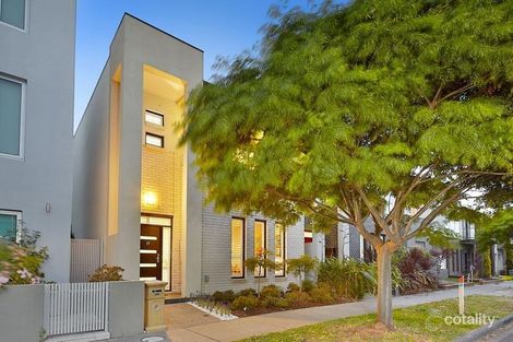 17 Lakeside Cres, Maribyrnong, VIC 3032