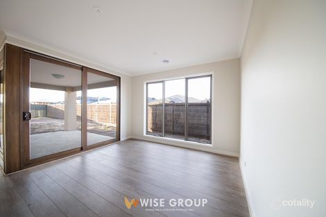 Property photo of 11 Copabella Circuit Clyde North VIC 3978