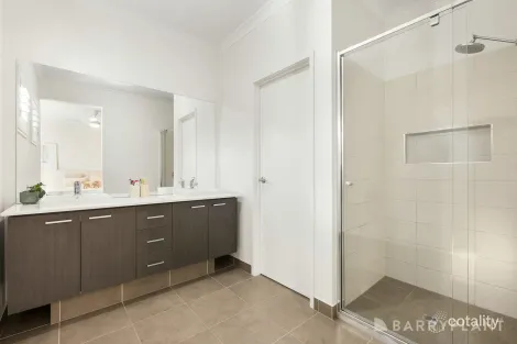 Property photo of 13 Anzac Avenue Yarra Glen VIC 3775