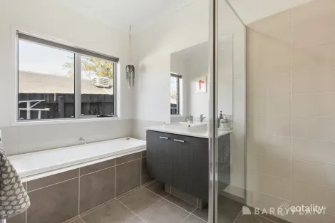 Property photo of 13 Anzac Avenue Yarra Glen VIC 3775