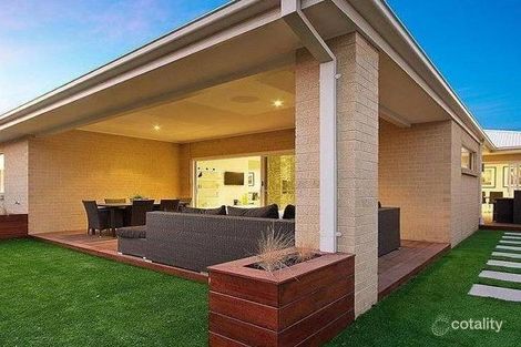 Property photo of 3 Bankton Avenue Cranbourne East VIC 3977