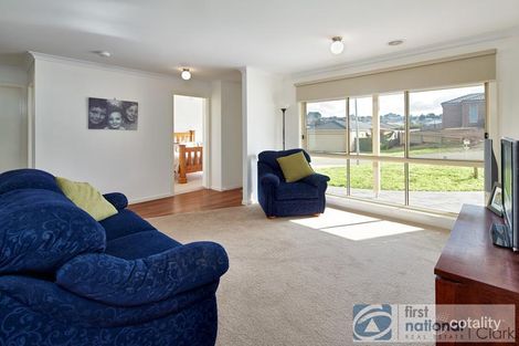 Property photo of 4 Sturt Place Warragul VIC 3820