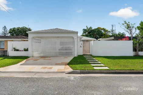 15 Allawah St, Bundall, QLD 4217