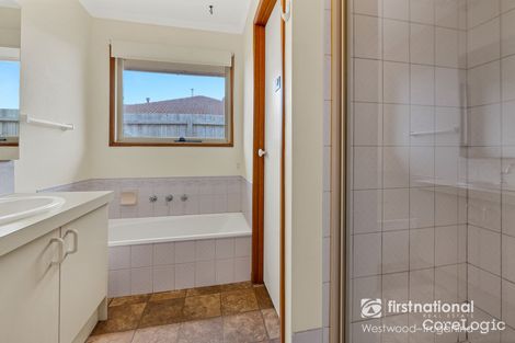 Property photo of 34 Silvereye Crescent Werribee VIC 3030