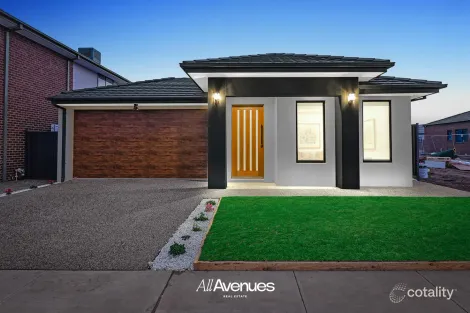 Property photo of 61 Shearjoy Loop Clyde North VIC 3978