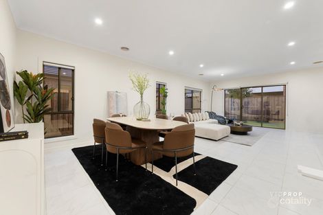 Property photo of 43 Stoneleigh Circuit Williams Landing VIC 3027