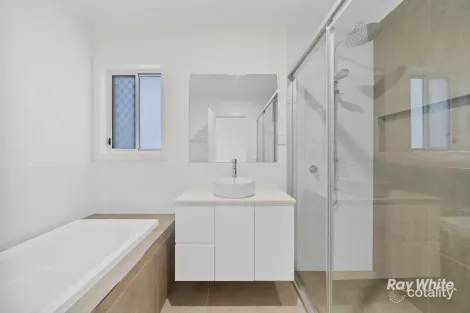 Property photo of 8 Burton Court Logan Reserve QLD 4133