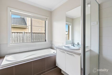 Property photo of 11 Maritime Circuit Point Cook VIC 3030