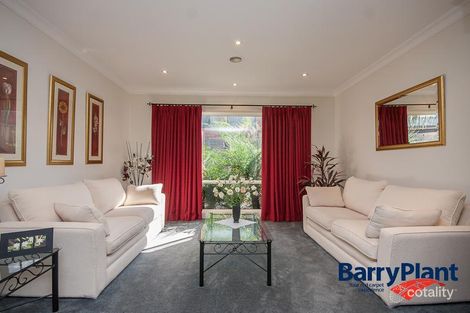 Property photo of 4 The Oval Berwick VIC 3806