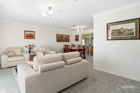 Property photo of 33 Overlanders Way Hillvue NSW 2340