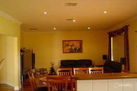 Property photo of 2 Herrington Turn Caroline Springs VIC 3023